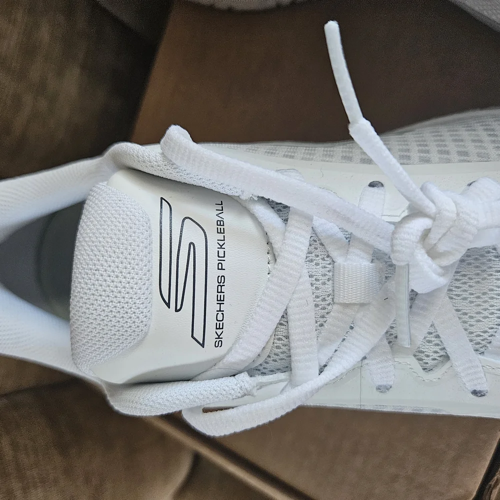 Skechers White Pickleball Sneakers Sz10. NWT - Picture 2 of 10